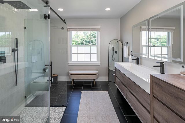 29 SUTPHIN RD, Flemington, NJ 08822