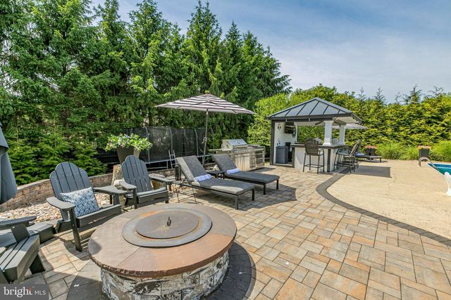 29 SUTPHIN RD, Flemington, NJ 08822