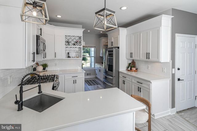 29 SUTPHIN RD, Flemington, NJ 08822