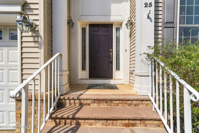 25 Brittany Court, Atlantic Highlands, NJ 07716