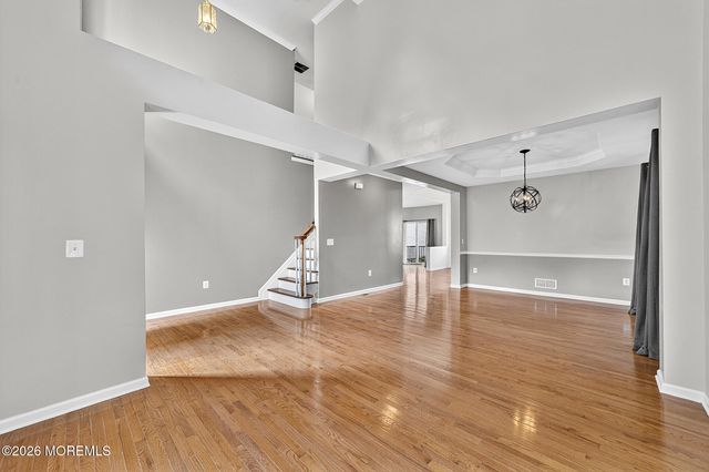25 Brittany Court, Atlantic Highlands, NJ 07716