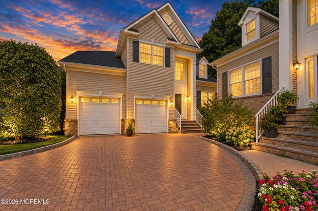 25 Brittany Court, Atlantic Highlands, NJ 07716