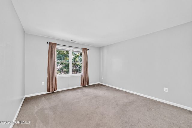 25 Brittany Court, Atlantic Highlands, NJ 07716
