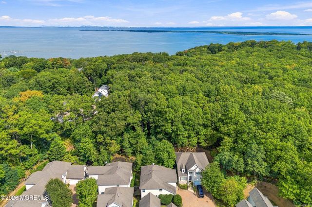 25 Brittany Court, Atlantic Highlands, NJ 07716