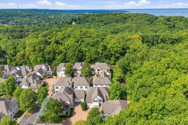 25 Brittany Court, Atlantic Highlands, NJ 07716