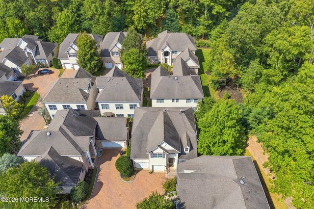 25 Brittany Court, Atlantic Highlands, NJ 07716