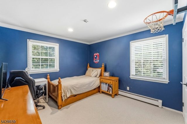 12 Wildwood Dr, North Caldwell Boro, NJ 07006
