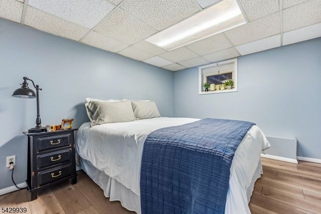 12 Wildwood Dr, North Caldwell Boro, NJ 07006