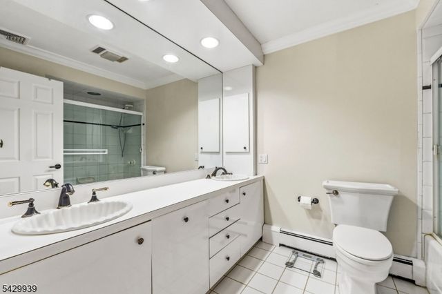 12 Wildwood Dr, North Caldwell Boro, NJ 07006
