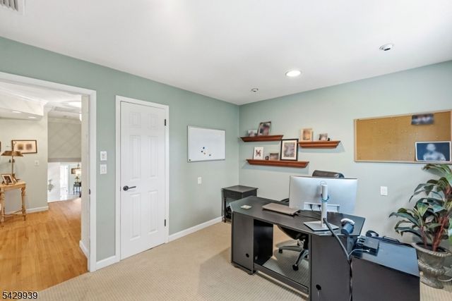 12 Wildwood Dr, North Caldwell Boro, NJ 07006