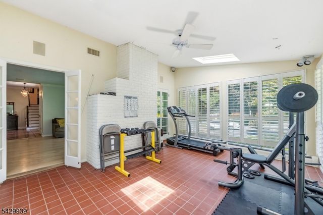 12 Wildwood Dr, North Caldwell Boro, NJ 07006