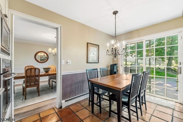 12 Wildwood Dr, North Caldwell Boro, NJ 07006