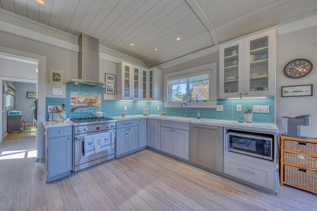 870 Doud Street, Monterey, CA 93940