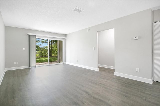 2560 WOODGATE BOULEVARD 105, Orlando, FL 32822