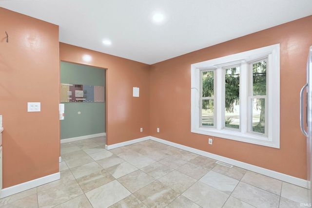 5932 Horseshoe Bend, Fort Wayne, IN 46825