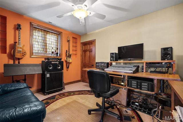 9895 E Vista Drive, Hillsboro, MO 63050