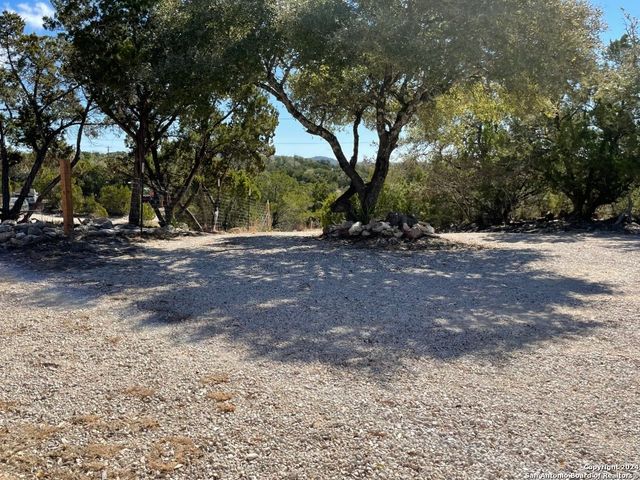 454 Overland Trail, Bandera, TX 78003