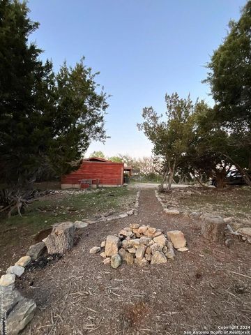 454 Overland Trail, Bandera, TX 78003