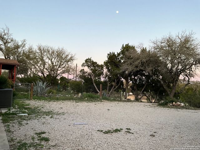 454 Overland Trail, Bandera, TX 78003