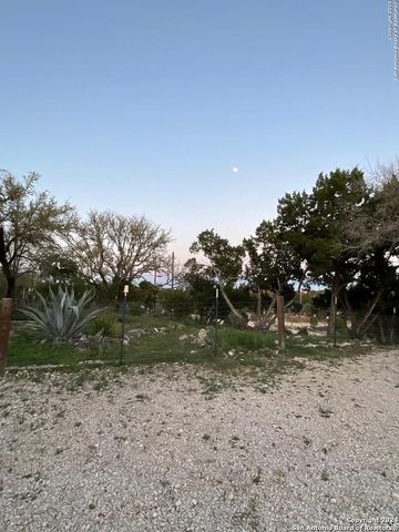 454 Overland Trail, Bandera, TX 78003