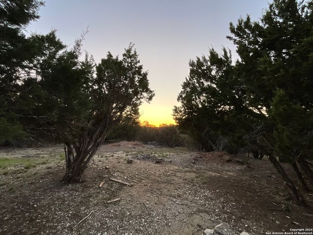 454 Overland Trail, Bandera, TX 78003