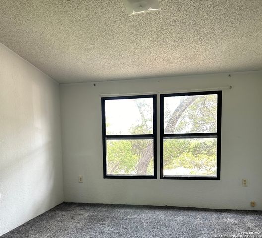 454 Overland Trail, Bandera, TX 78003