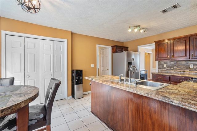 814 Cambridge Creek SW Drive, Conyers, GA 30094