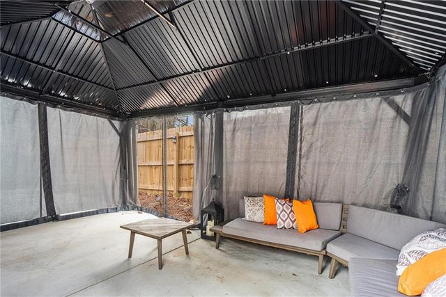 814 Cambridge Creek SW Drive, Conyers, GA 30094