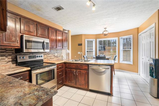 814 Cambridge Creek SW Drive, Conyers, GA 30094