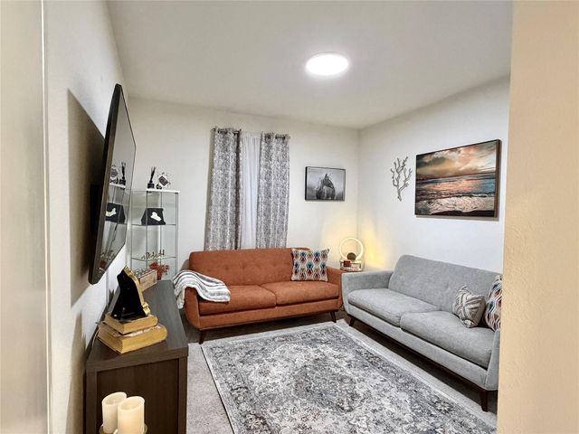 205 Waterbuck LOOP, Hutto, TX 78634