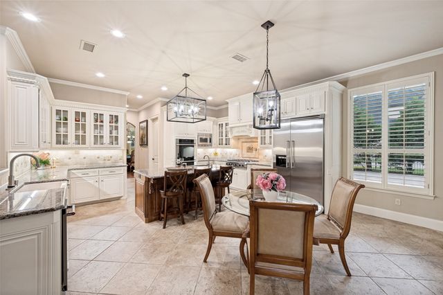 8411 Buffalo Drive, Lantana, TX 76226