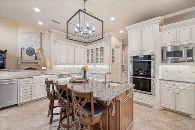 8411 Buffalo Drive, Lantana, TX 76226