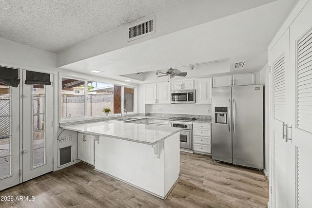 1615 E NEWPORT Drive, Tempe, AZ 85282