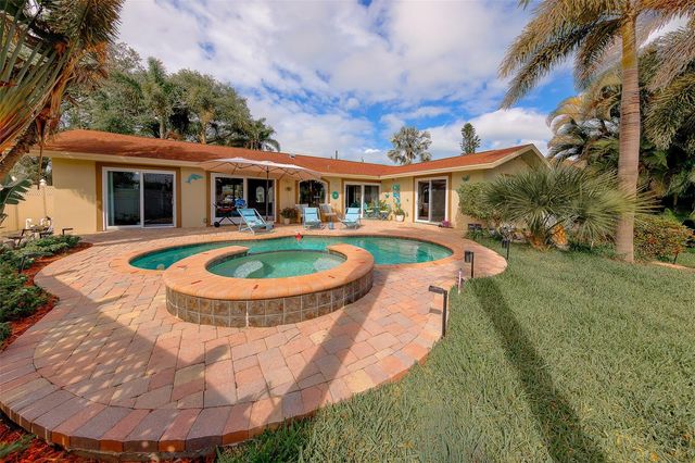 2017 COVE DRIVE, Largo, FL 33774