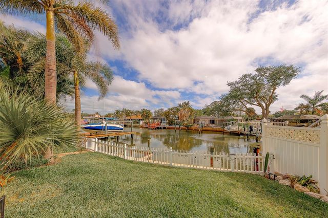 2017 COVE DRIVE, Largo, FL 33774