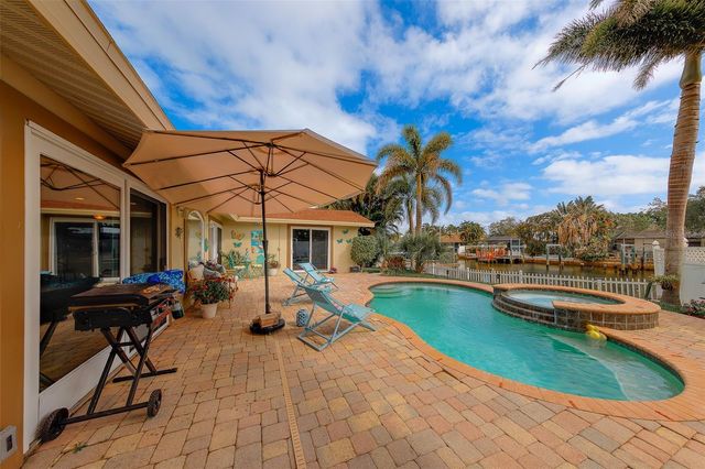 2017 COVE DRIVE, Largo, FL 33774