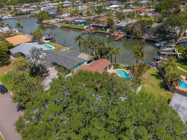 2017 COVE DRIVE, Largo, FL 33774