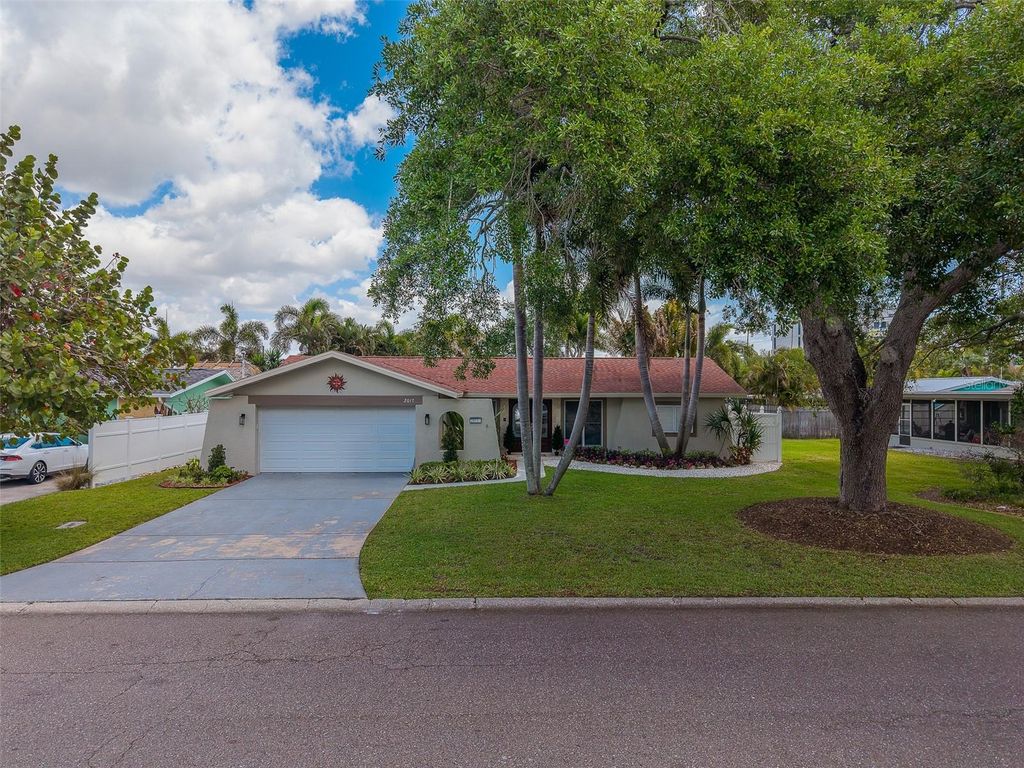 Image 51 of property listing at 2017 COVE DRIVE, Largo, FL 33774