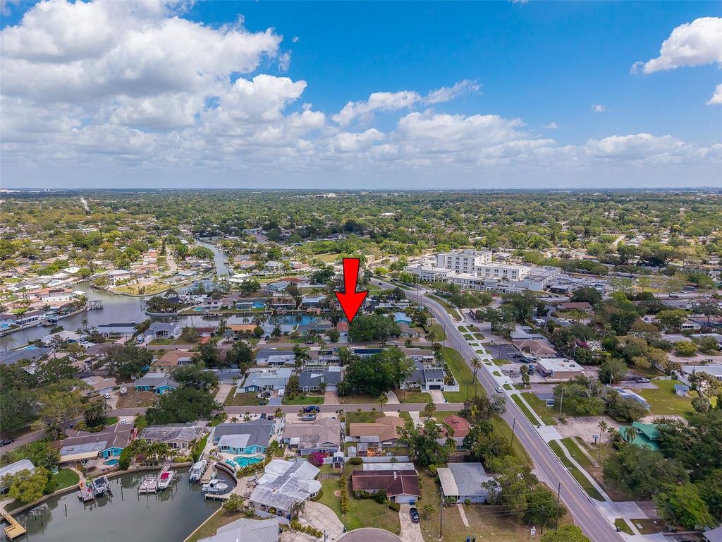 Image 60 of property listing at 2017 COVE DRIVE, Largo, FL 33774