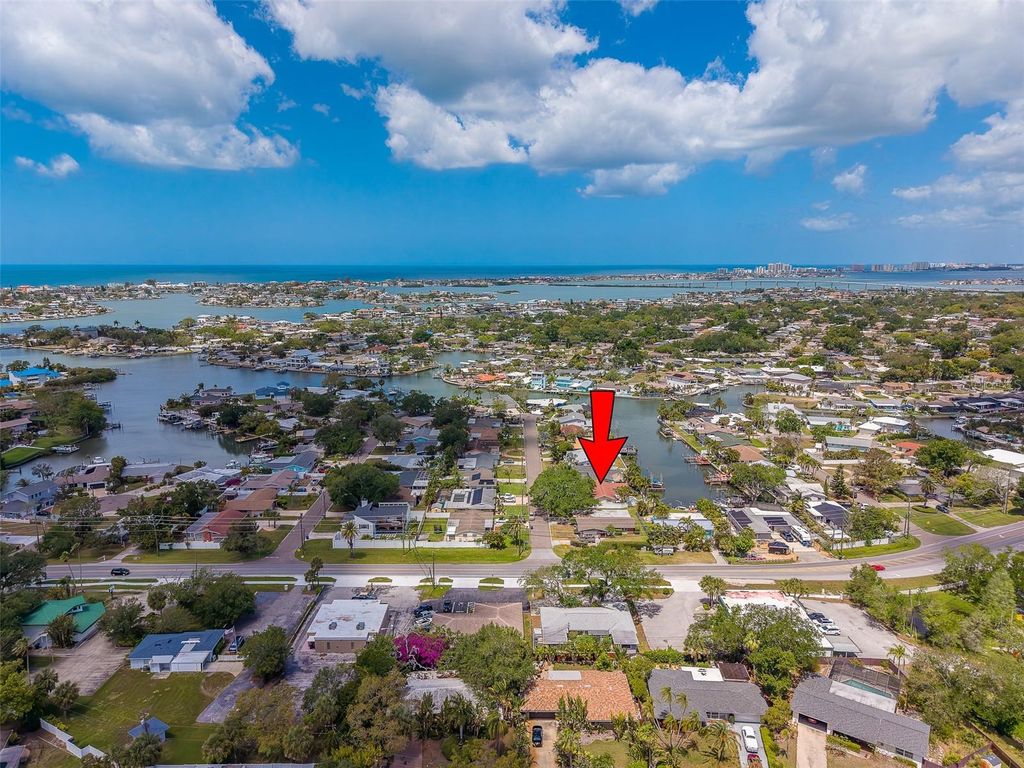 Image 61 of property listing at 2017 COVE DRIVE, Largo, FL 33774