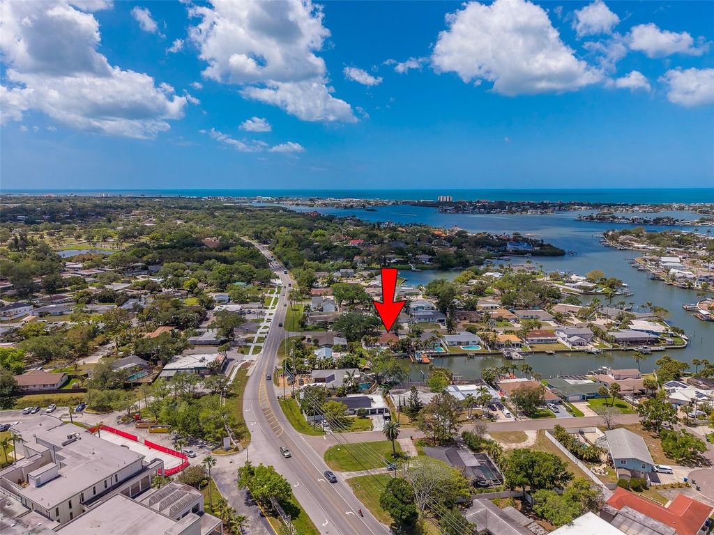 Image 62 of property listing at 2017 COVE DRIVE, Largo, FL 33774