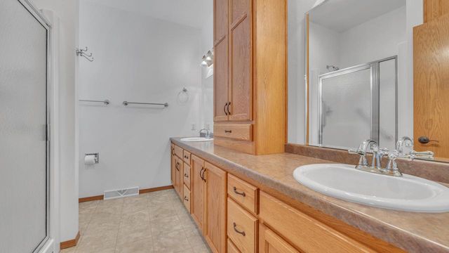 3011 Rolling Hills DRIVE, Manitowoc, WI 54220