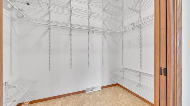 3011 Rolling Hills DRIVE, Manitowoc, WI 54220