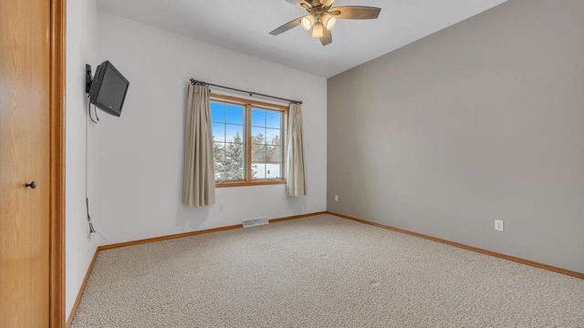 3011 Rolling Hills DRIVE, Manitowoc, WI 54220