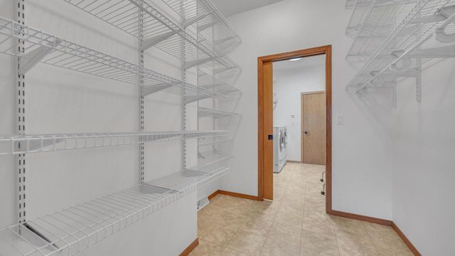 3011 Rolling Hills DRIVE, Manitowoc, WI 54220