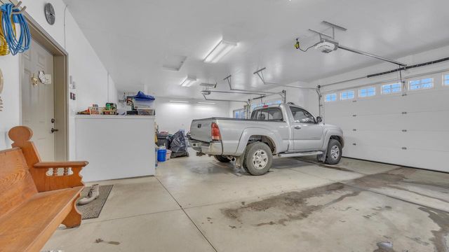 3011 Rolling Hills DRIVE, Manitowoc, WI 54220