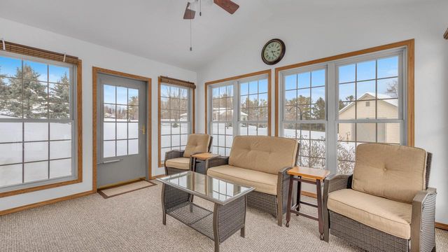 3011 Rolling Hills DRIVE, Manitowoc, WI 54220