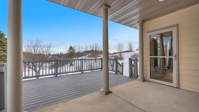3011 Rolling Hills DRIVE, Manitowoc, WI 54220