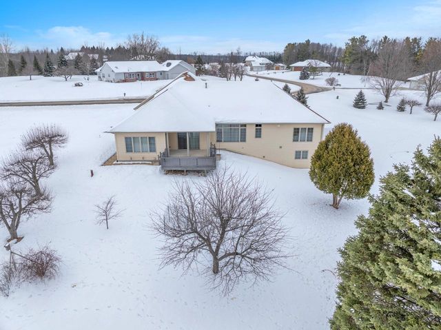 3011 Rolling Hills DRIVE, Manitowoc, WI 54220