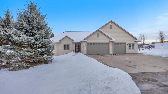 3011 Rolling Hills DRIVE, Manitowoc, WI 54220